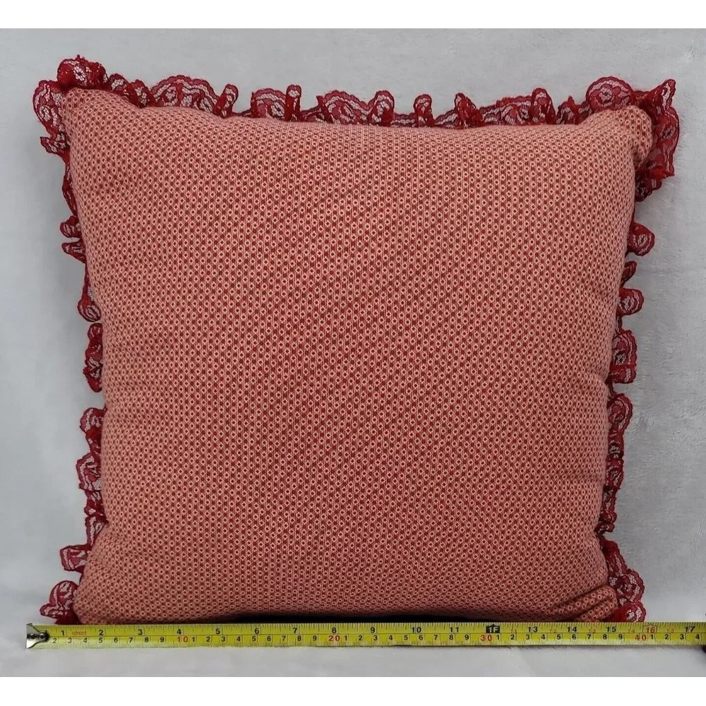 Country House 14 Inch Christmas Colors Throw Pillow With Lace Boarder